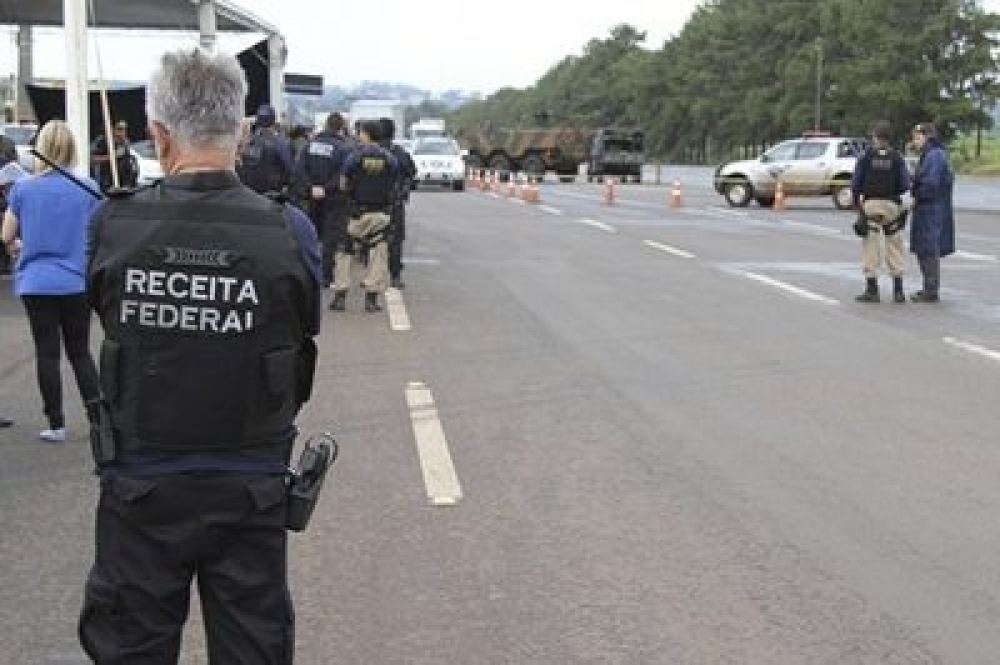 Receita Fderal e o combate ao narcotráfico e a crimes ambientais nas fronteiras