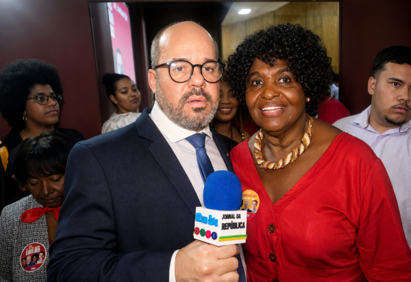 Benedita da Silva lidera corrida ao Senado e promete 'maior bancada do estado' na convenção do PT