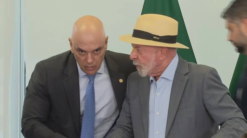 Microfone flagra Lula convidando Moraes para “um café” e reacende debates sobre proximidade em ano eleitoral