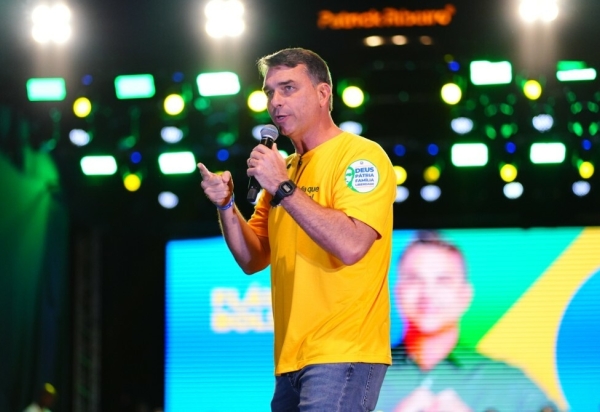 Flávio define candidato a vice; anúncio acontecerá em Brasília