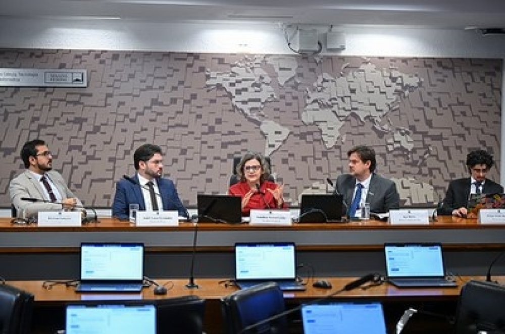 Especialistas alertam para riscos de expansão de data centers de IA no Brasil
