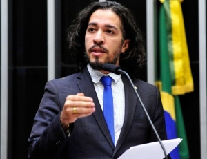Patrimônio de Jean Wyllys é de apenas 25% do prêmio que ele ganhou no BBB