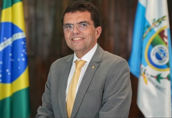 Deputado Chico Machado é internado às pressas em hospital de Macaé