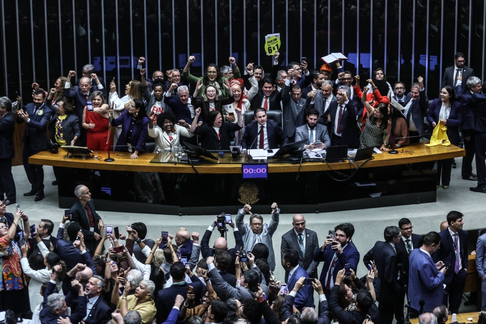 Candidatos criticam, mas não explicam como frear emendas 