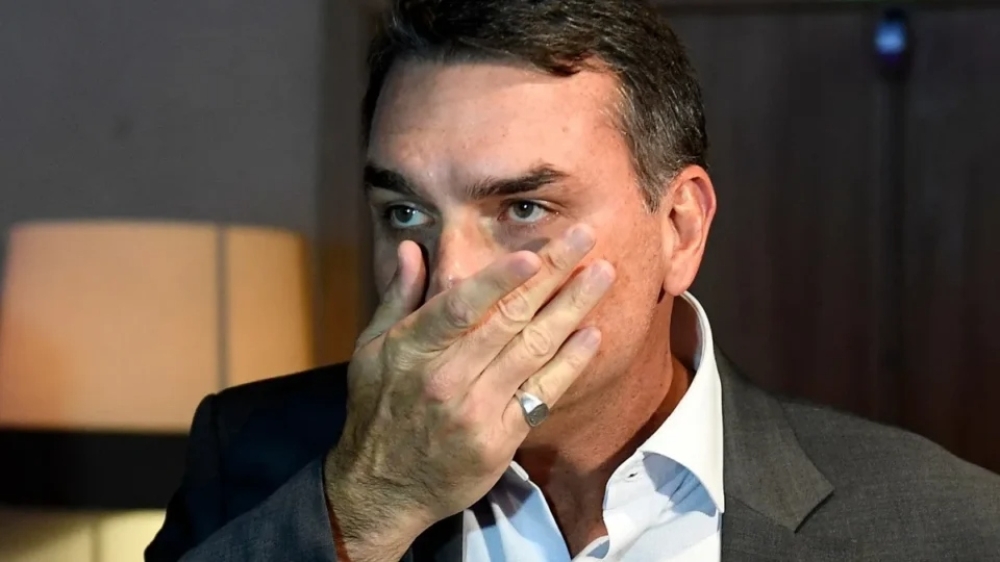 Deputado pede à PF que investigue fraude em filiação e acareação entre Flávio e Renan