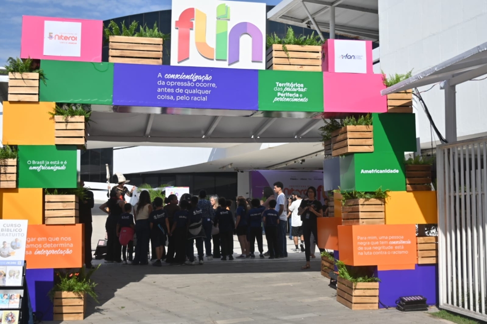 Niterói abre FLIN 2026 com programação gratuita e expectativa de receber 30 mil pessoas até domingo (16)