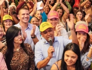 Max Lemos reúne mais de 800 mulheres em encontro com Douglas Ruas em Queimados