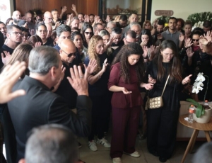 Amigos e familiares se despedem do pr. Marquinhos Menezes no RJ