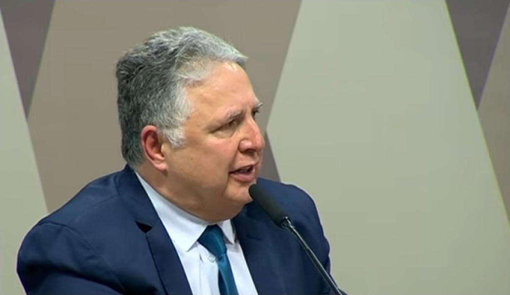 Membro do PCC e Coligação de Paes pedem impugnação de Garotinho. Decisão cabe à Justiça Eleitoral