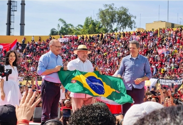 Conectando passado, presente e futuro, Lula inicia campanha de reeleição no ABC Paulista