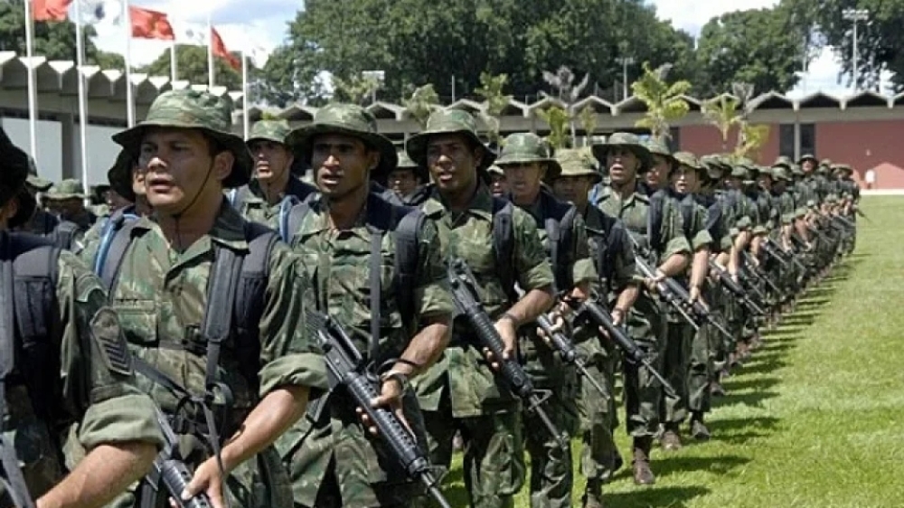 Patentes na urna caem 40%, mas candidatos militares triplicam no PL