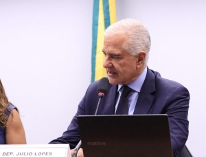 Deputado Julio Lopes se reúne com presidente da Petrobras para debater aumento de mais de 100% no QAV