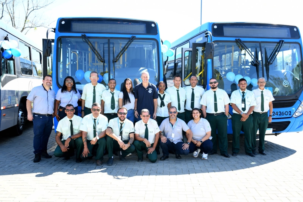PREFEITO TANDE VIEIRA ANUNCIA CHEGADA DE 12 NOVOS ÔNIBUS COM AR-CONDICIONADO E AMPLIAÇÃO DO TRANSPORTE PÚBLICO EM RESENDE