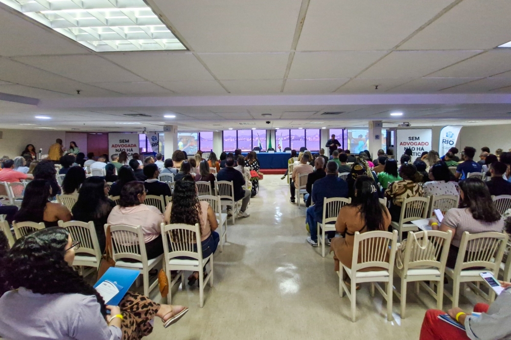 SEIM reúne especialistas da Região Metropolitana para debate sobre moradia segura para mulheres em situação de vulnerabilidade
