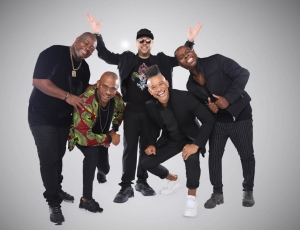 Nesta sexta-feira (21), pela primeira vez no Casarão do Firmino, grupo Molejo promete muito pagode das antigas na Lapa 