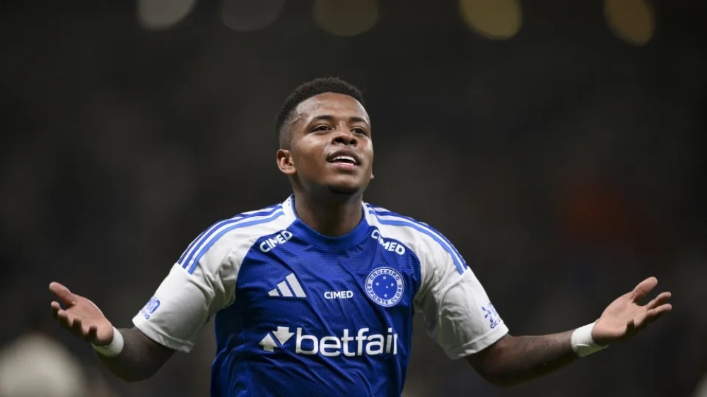 Cruzeiro vira sobre Fla no último lance, e Palmeiras abre vantagem
