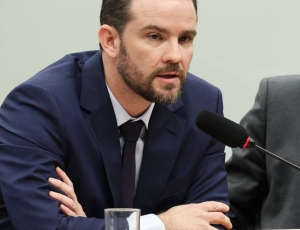 Fazenda prevê desoneração de até R$ 14 bilhões ligada ao fim da escala 6×1