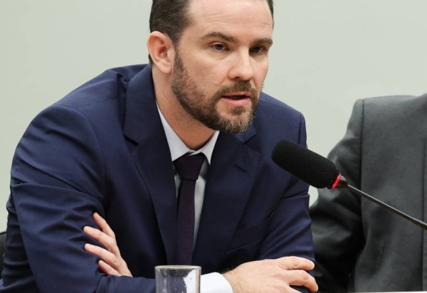 Fazenda prevê desoneração de até R$ 14 bilhões ligada ao fim da escala 6×1