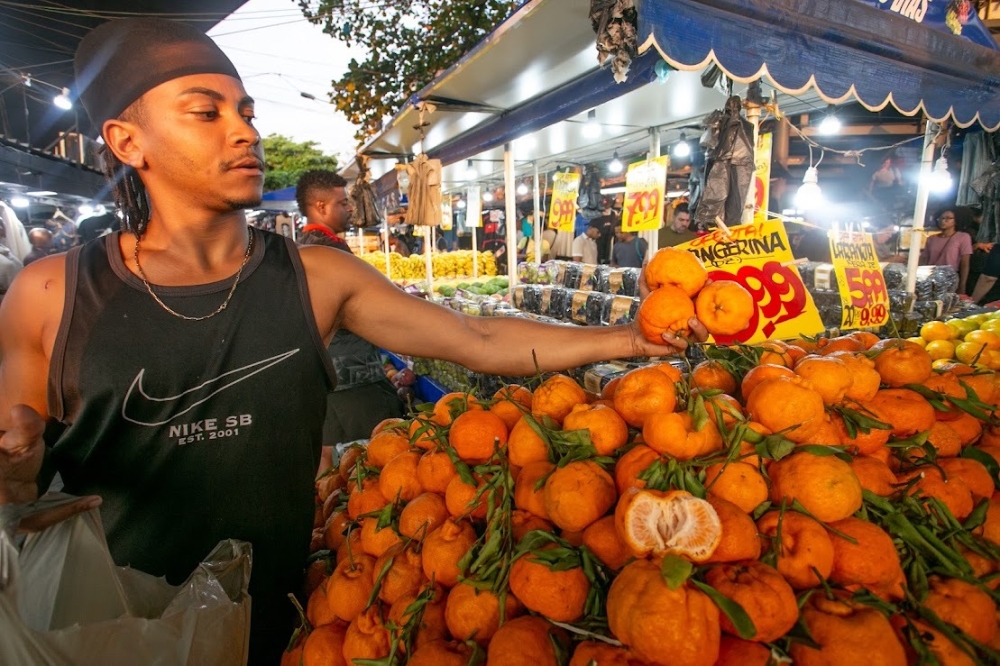 FRUTAS DA ESTAÇÃO E PREÇOS MAIS EM CONTA: NO DIA DO FEIRANTE, ALERJ DESTACA LEIS DE INCENTIVO ÀS FEIRAS