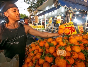 FRUTAS DA ESTAÇÃO E PREÇOS MAIS EM CONTA: NO DIA DO FEIRANTE, ALERJ DESTACA LEIS DE INCENTIVO ÀS FEIRAS