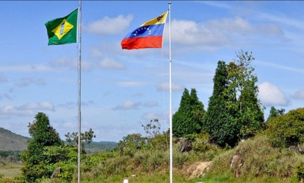 Grupos armados colombianos podem fugir para o Brasil