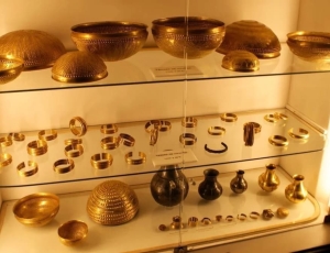 3 mil anos em 4 minutos: ladrões invadem museu e roubam tesouro