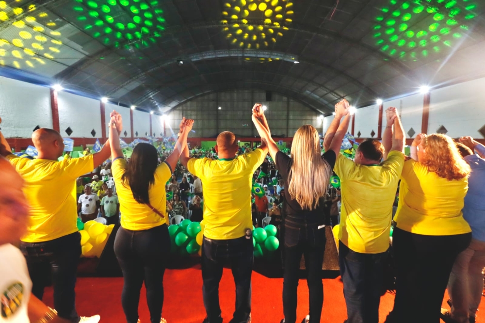 Sem Douglas Ruas, Fernanda Louback vai a Maricá e lembra implicância de ex-prefeito do Rio