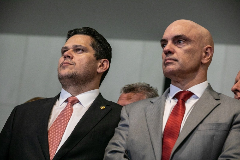 Alcolumbre rebate pressão por impeachment de Moraes e cobra memória sobre repasse a filme de Bolsonaro