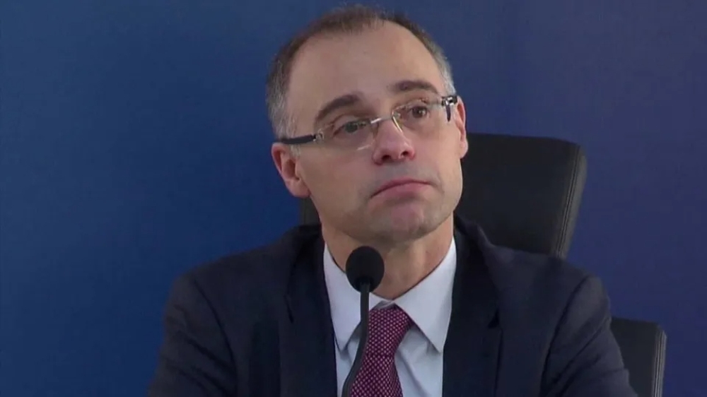 Instituto do qual Mendonça se afastou recebeu R$ 11,5 milhões de órgãos públicos sem licitação