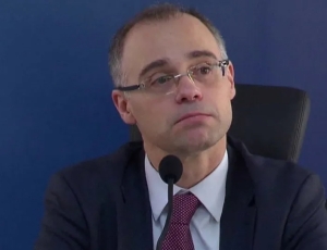 Instituto do qual Mendonça se afastou recebeu R$ 11,5 milhões de órgãos públicos sem licitação