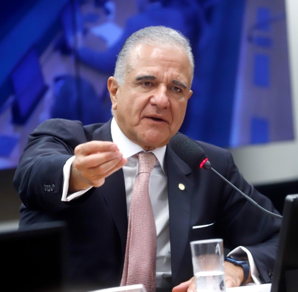 Compra de drones só poderá ser feita com cadastro do comprador, propõe Julio Lopes