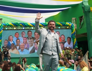 Eleições 2026: Jacaré reúne cerca de 5 mil pessoas em lançamento de campanha