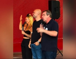 Contratada com verba da prefeitura do Rio comanda evento de campanha de aliados de Paes