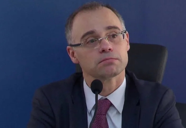 Mendonça afasta diretor-geral e chefe de Inteligência da PF por relatórios considerados ilícitos