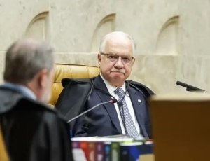 Fachin dá 72 horas para Mendonça responder a pedido da AGU contra afastamento de diretores da PF