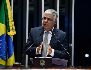 Girão critica decisão do STF sobre escritórios de advocacia de familiares de juízes