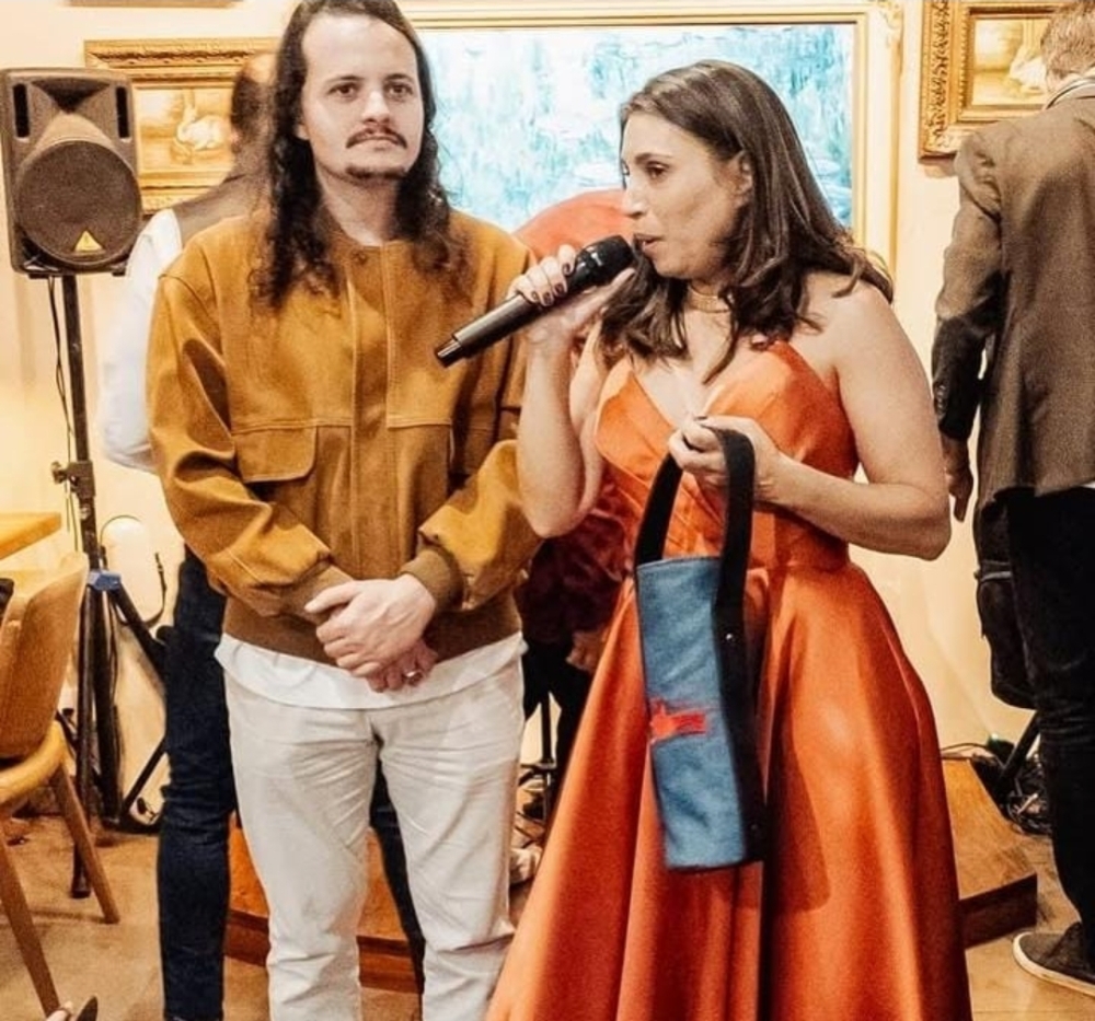 O Renascimento da Dijon: Jehane Saade une Alta-Costura Artesanal e Impacto Social ao Lado de Jovem Talento Autista