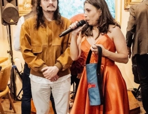 O Renascimento da Dijon: Jehane Saade une Alta-Costura Artesanal e Impacto Social ao Lado de Jovem Talento Autista