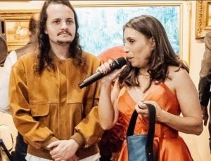 O Renascimento da Dijon: Jehane Saade une Alta-Costura Artesanal e Impacto Social ao Lado de Jovem Talento Autista