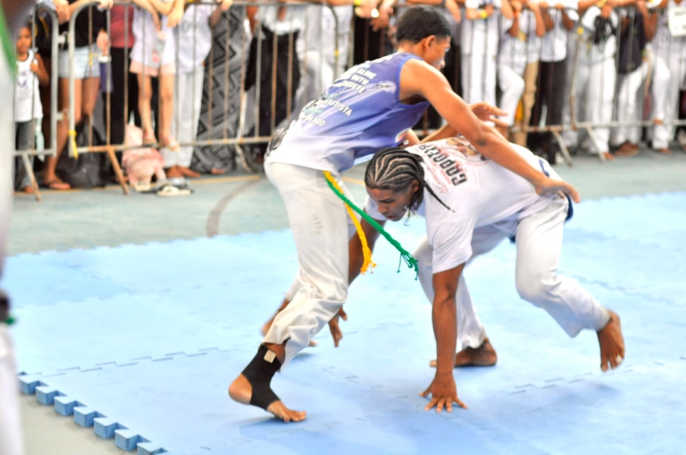 Impulsionada pelo circuito profissional, capoeira brasileira busca título continental em Lima