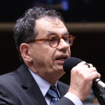 Reimont apresenta projeto para ampliar medidas protetivas da Lei Maria da Penha