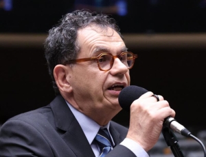 Reimont apresenta projeto para ampliar medidas protetivas da Lei Maria da Penha