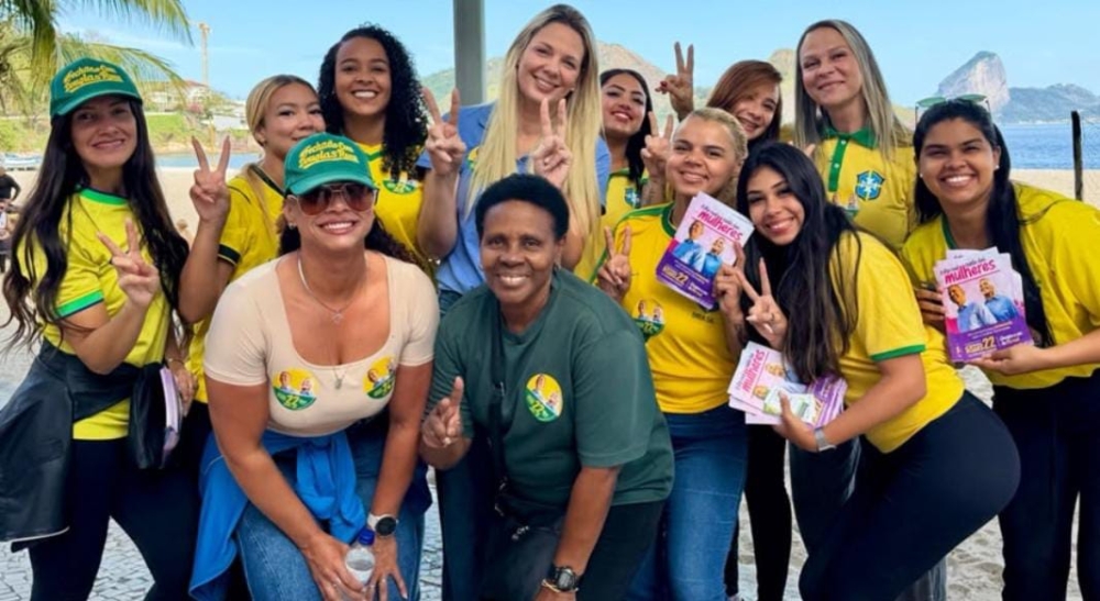 Na reta final do primeiro turno, Douglas Ruas e a candidata a vice Fernanda Louback dividem agenda para cobrir mais cidades fluminenses