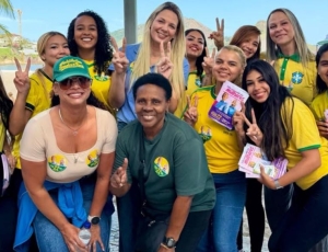 Na reta final do primeiro turno, Douglas Ruas e a candidata a vice Fernanda Louback dividem agenda para cobrir mais cidades fluminenses