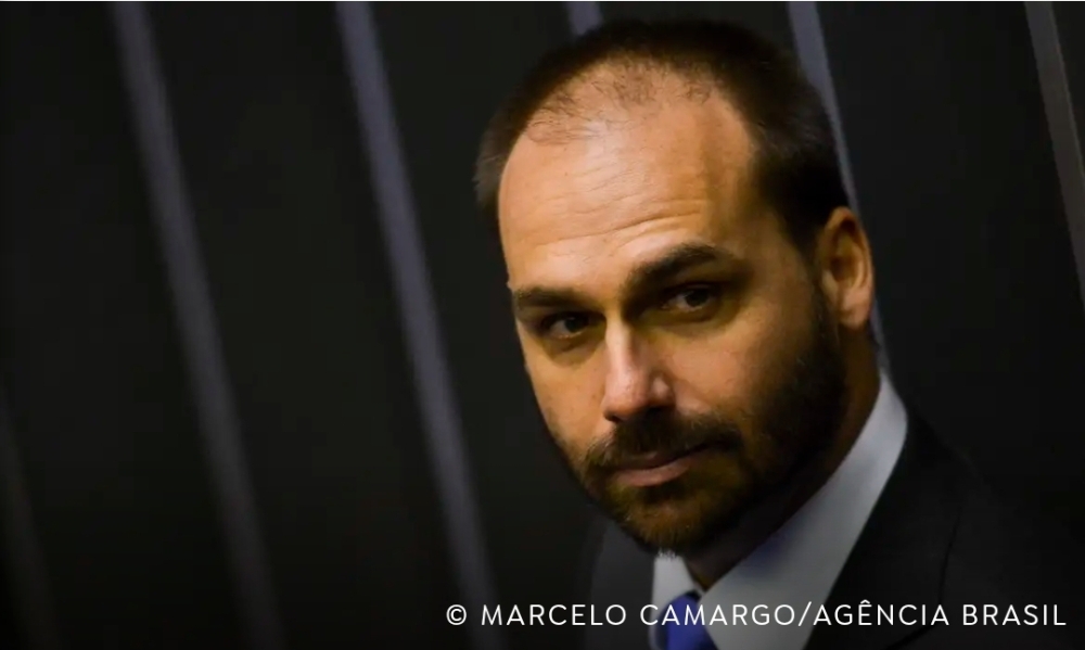 Ministério da Justiça demite Eduardo Bolsonaro por abandono de cargo