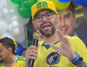 Deputado Alexandre Knoploch faz campanha em Magé, terra de Cozzolino, seu maior rival na Alerj