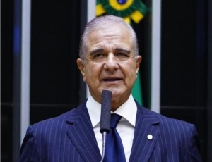 Deputado cobra Ministério da Saúde por política nacional de medicina nuclear para Alzheimer