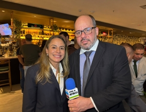 Pollyanna Sessim diretora executiva do Radisson celebra a gastronomia brasileira e o papel do hotel como palco do ABRACHEFS