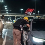 Deputado aproveita ida de Flávio à Barra e faz corpo a corpo no trânsito na Avenida Ayrton Senna