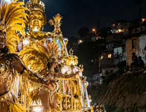 O paradoxo de Maricá: como a quarta economia do Brasil mantém 57% da população dependente de auxílio social